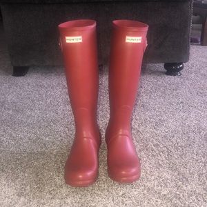 Hunter boots - matte red